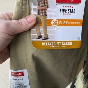 Wrangler Men's Five Star Relaxed Fit Cargo Pants - Khaki NWT 29X30